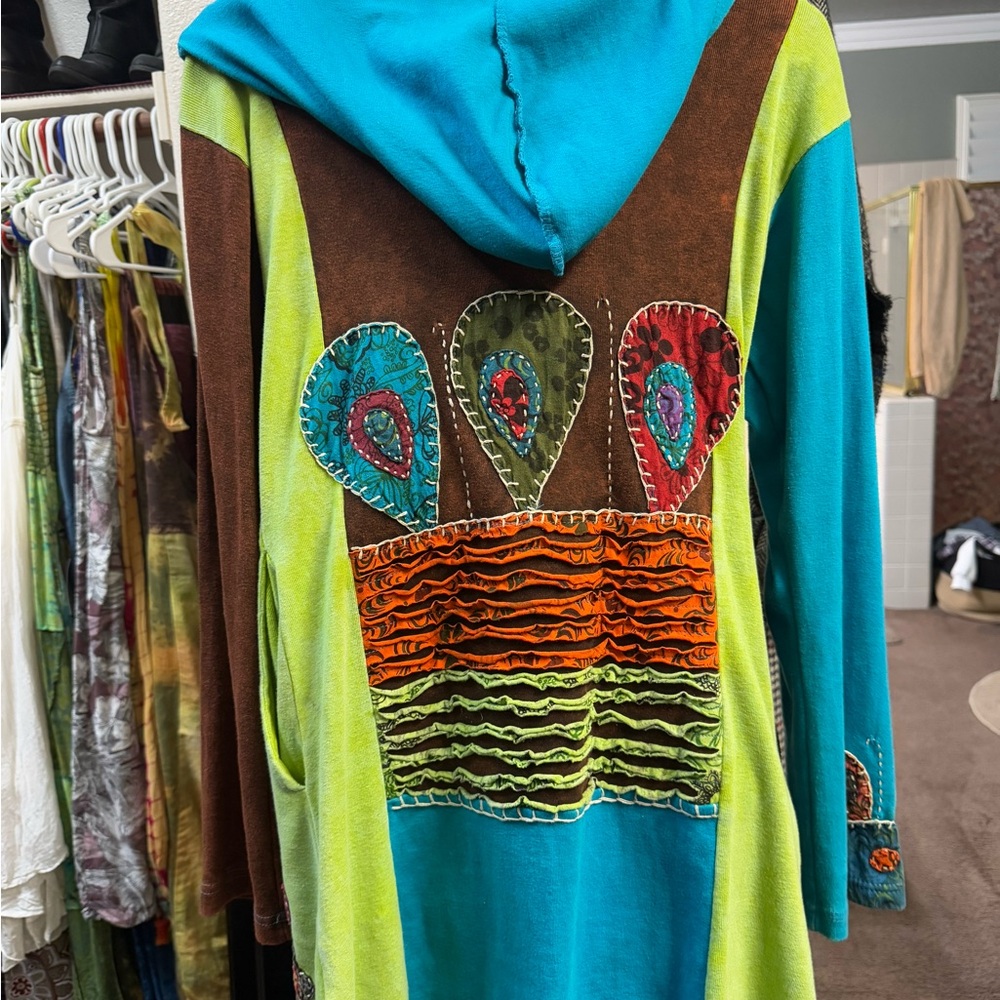 New mid length tie-dye cute sweater
